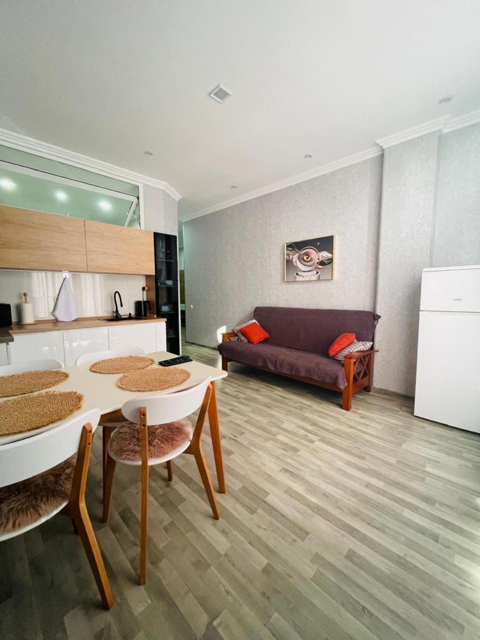 Kate'S New Cozy Apartment Kutaisi Exterior foto