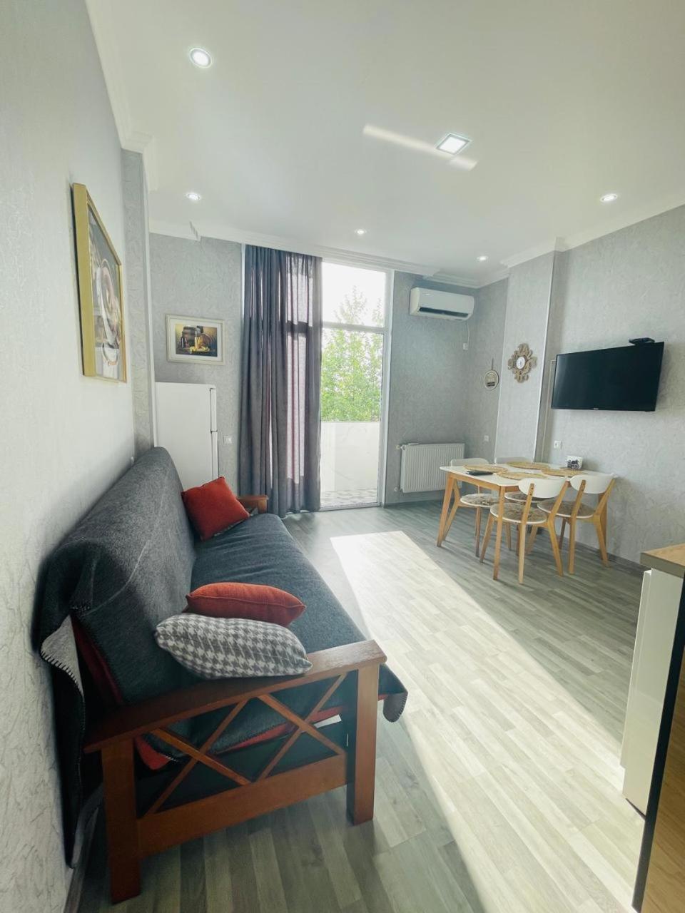 Kate'S New Cozy Apartment Kutaisi Exterior foto